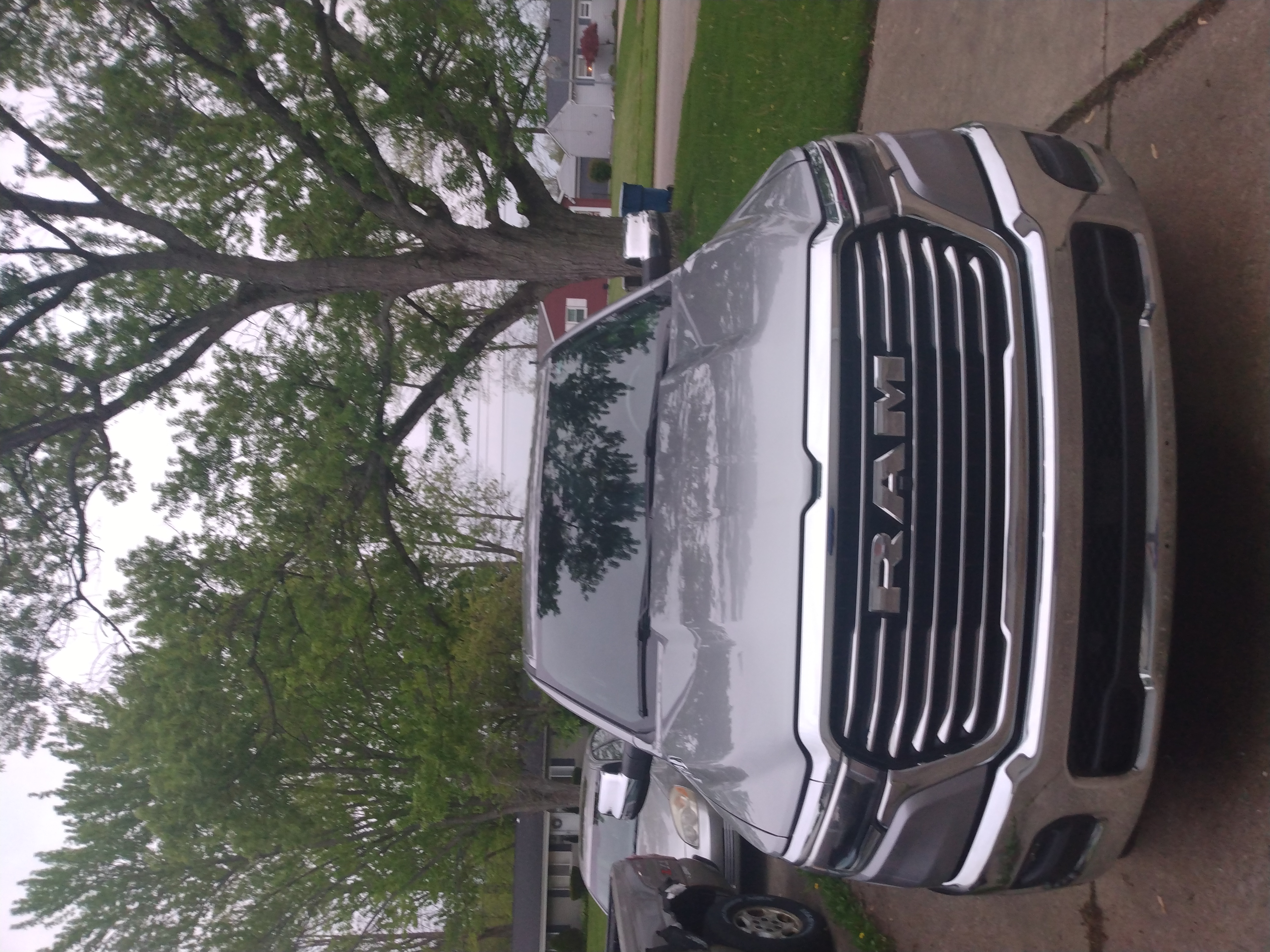 Used 2025 RAM 1500 Laramie AWD/4WD image 13