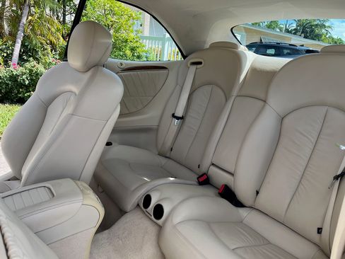 Used 2009 Mercedes-Benz CLK 350 Cabriolet image 8