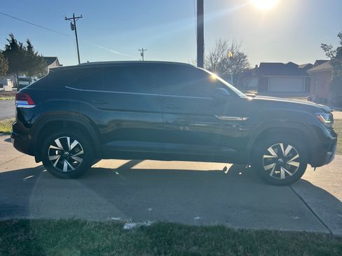 Used 2022 Volkswagen Atlas Cross Sport SE image 9