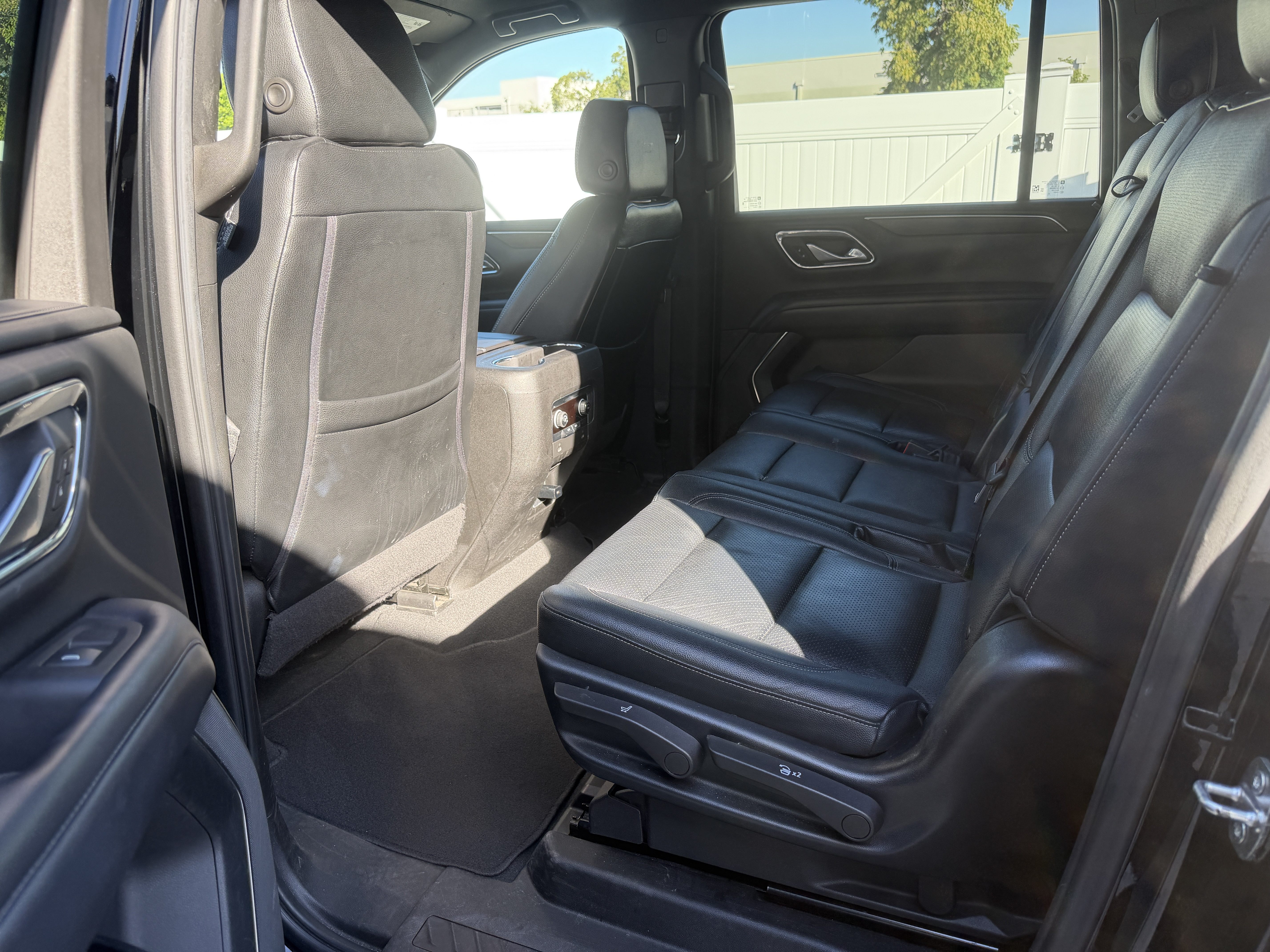 Used 2023 Chevrolet Suburban LS RWD image 10