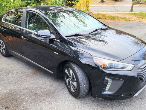 Used 2017 Hyundai Ioniq SEL image 9