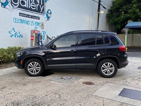 Used 2016 Volkswagen Tiguan S FWD image 8