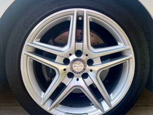 Used 2013 Mercedes-Benz E 350 4MATIC Sedan image 17