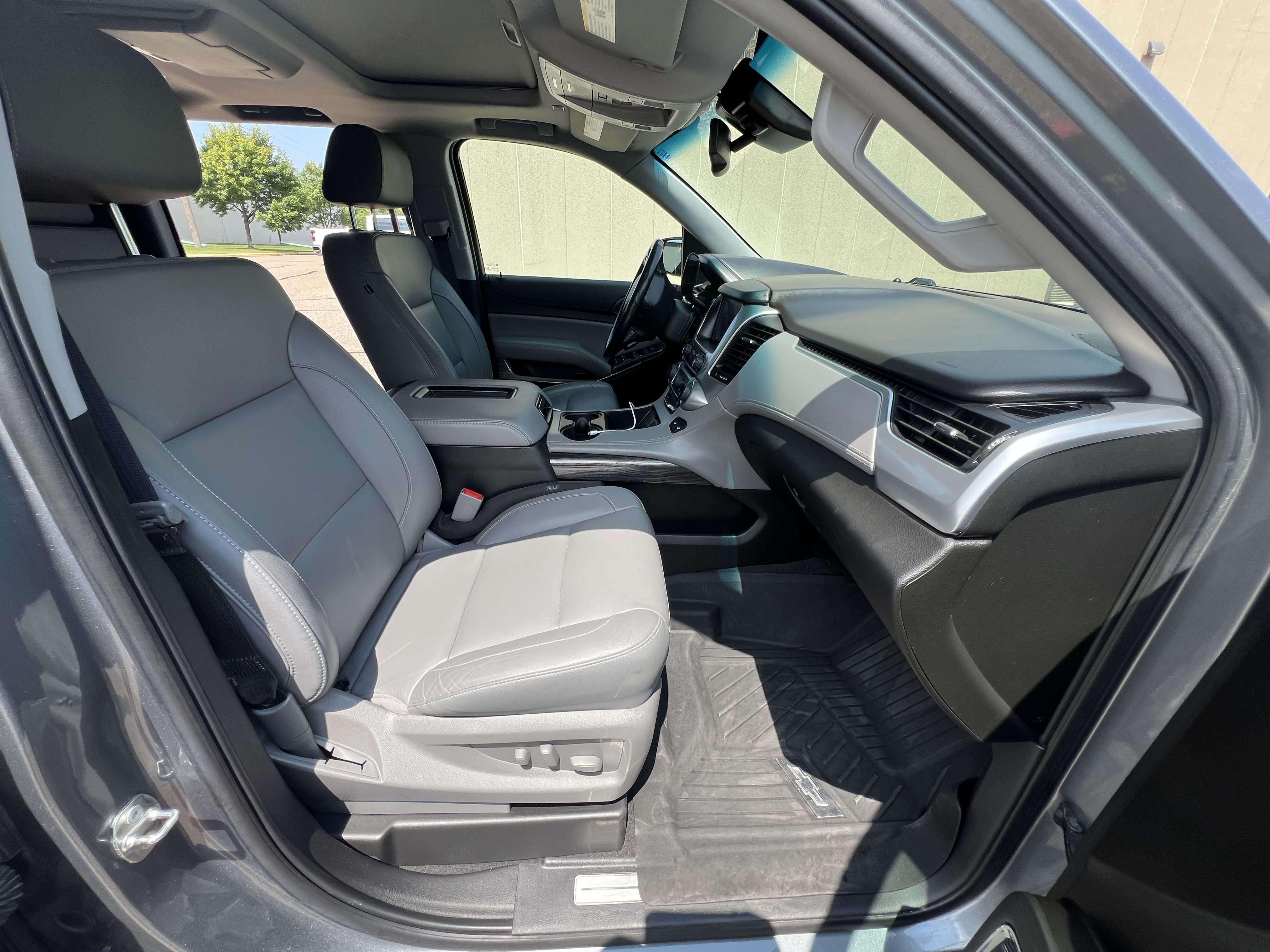 Used 2020 Chevrolet Suburban LT AWD/4WD image 10