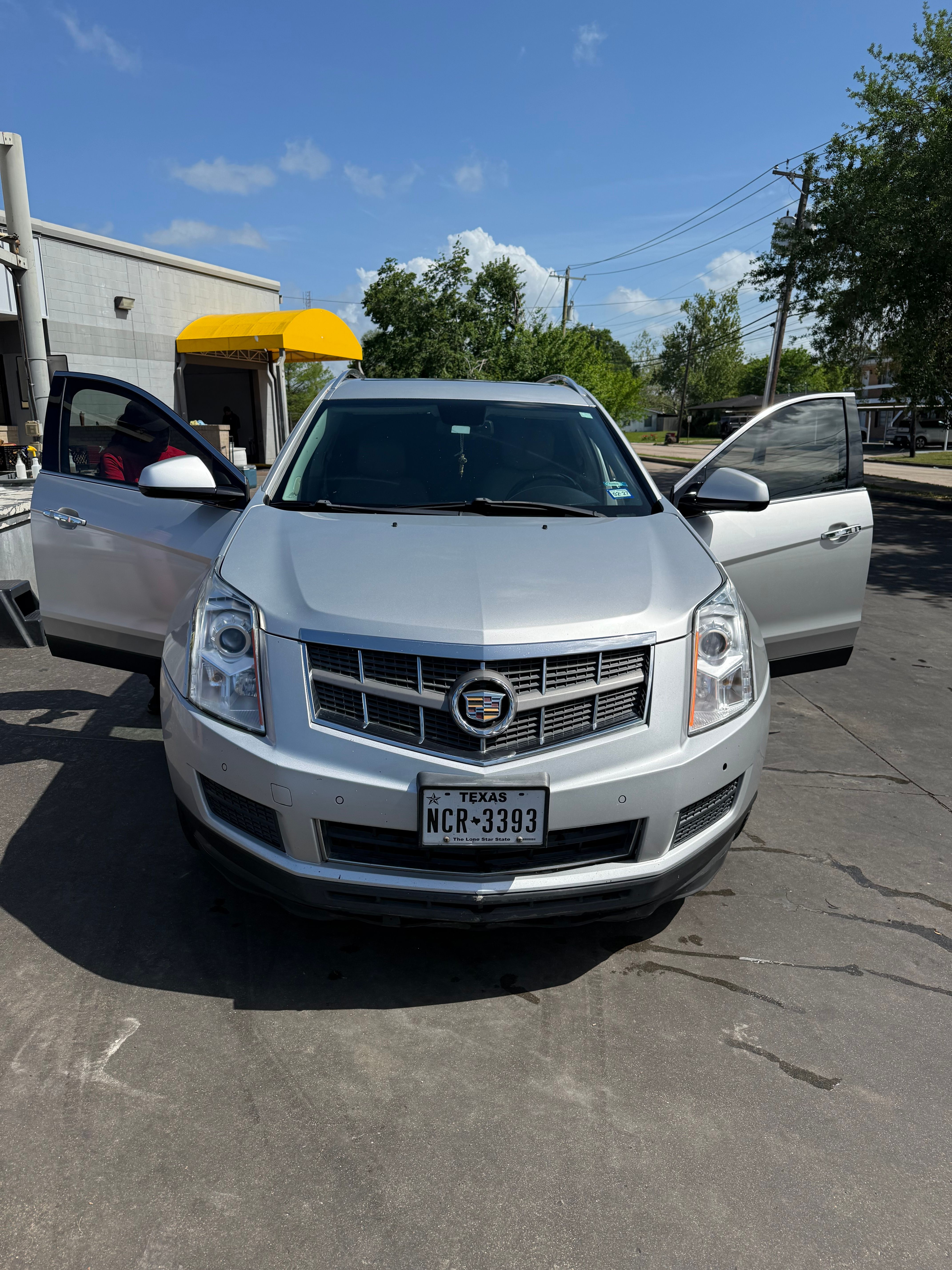 Used 2012 Cadillac SRX Luxury FWD image 1