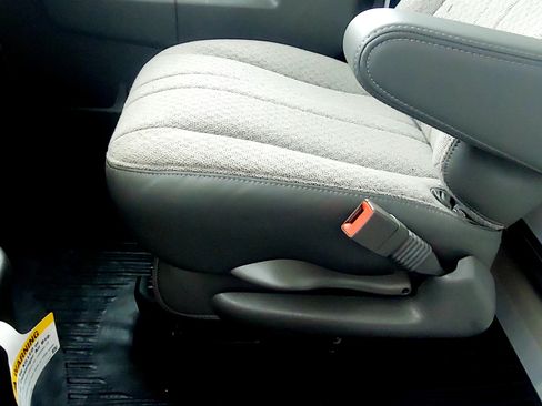 Used 2025 Chevrolet Express 3500 w/ Power Convenience Package image 16