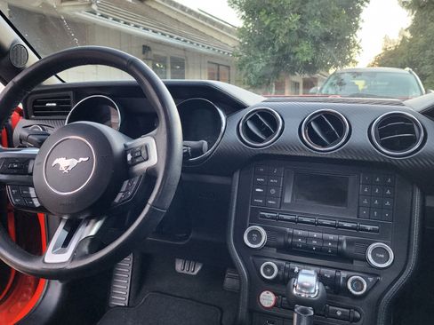 Used 2015 Ford Mustang Coupe image 6