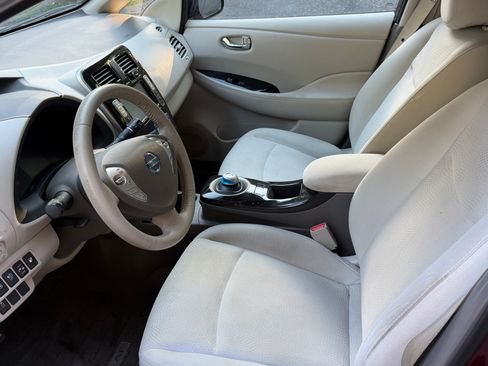 Used 2017 Nissan Leaf SV FWD image 10