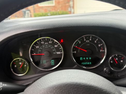 Used 2013 Jeep Wrangler Unlimited Sport w/ Connectivity Group image 11