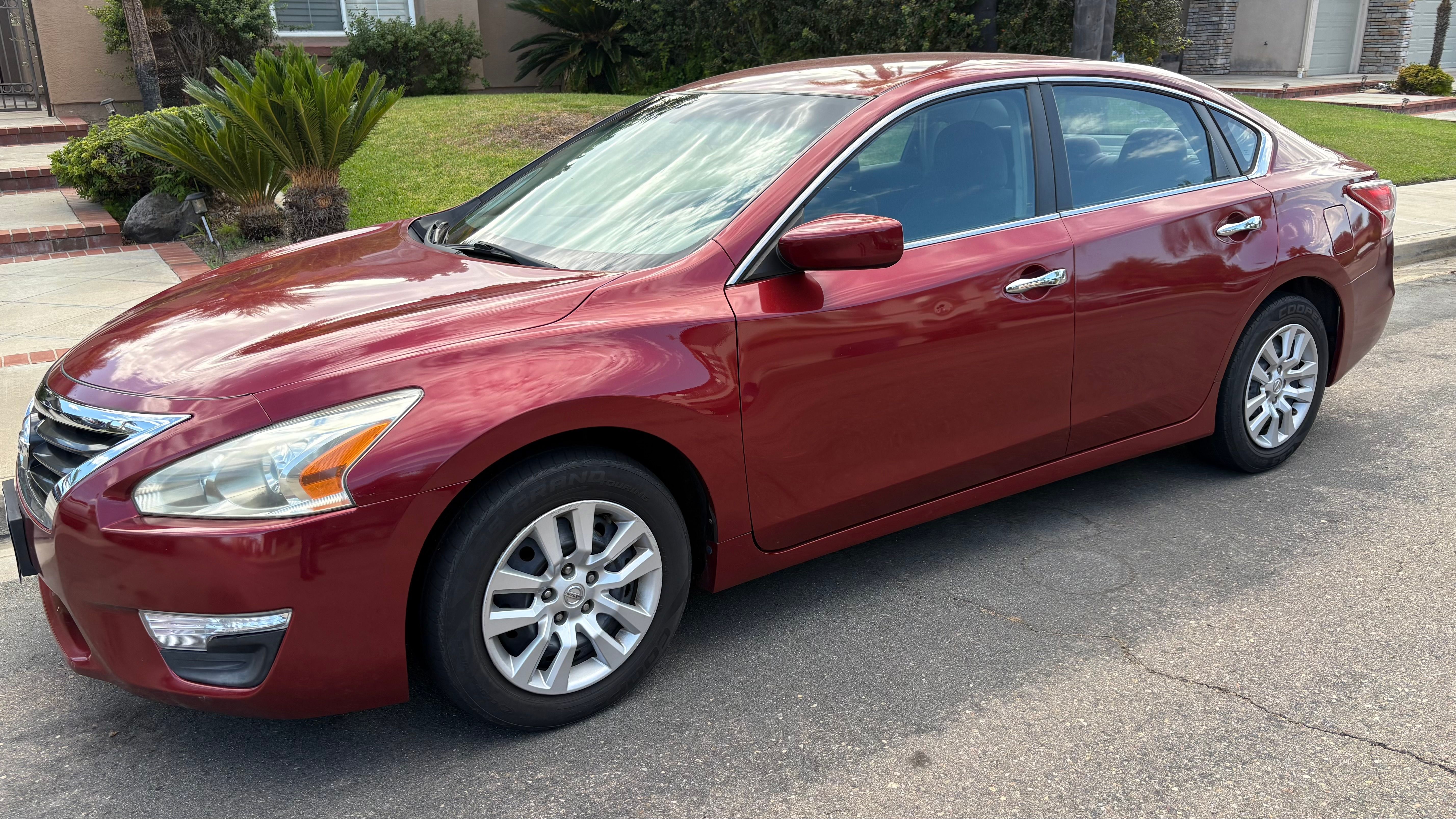 Used 2013 Nissan Altima 2.5 S FWD image 2