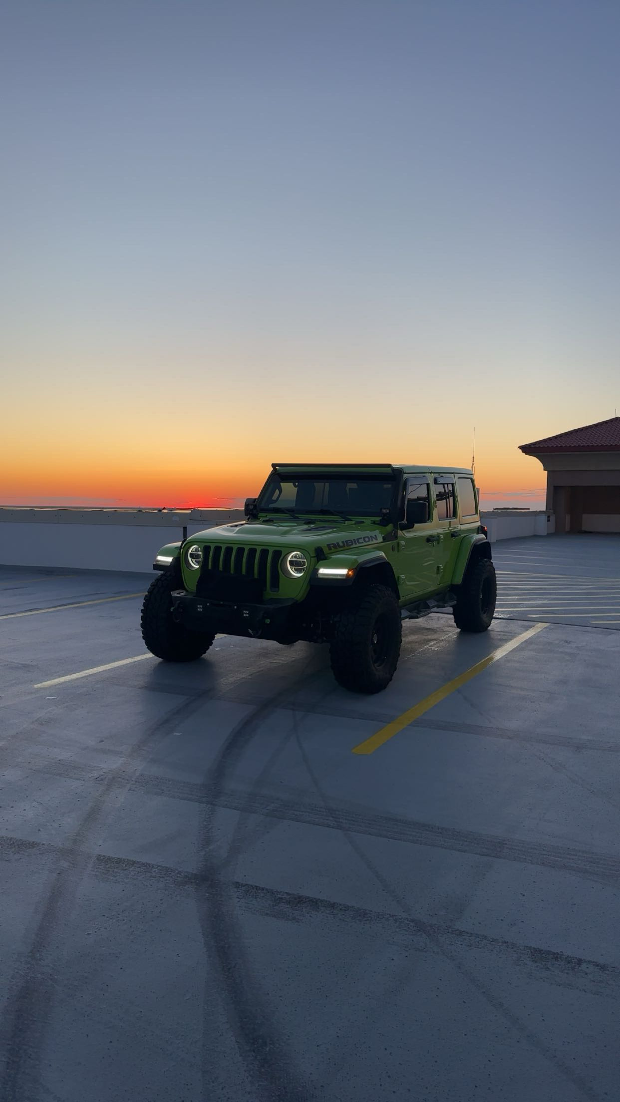 Used 2021 Jeep Wrangler Unlimited Rubicon w/ Xtreme Recon 35" Tire Package AWD/4WD image 9