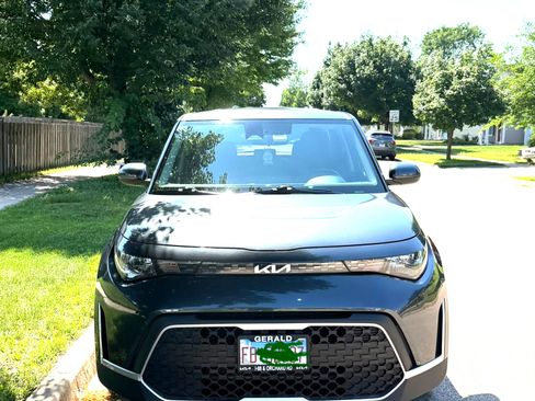 Used 2024 Kia Soul LX w/ Option Group 015 FWD image 2