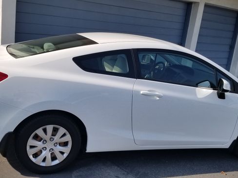 Used 2012 Honda Civic LX image 2