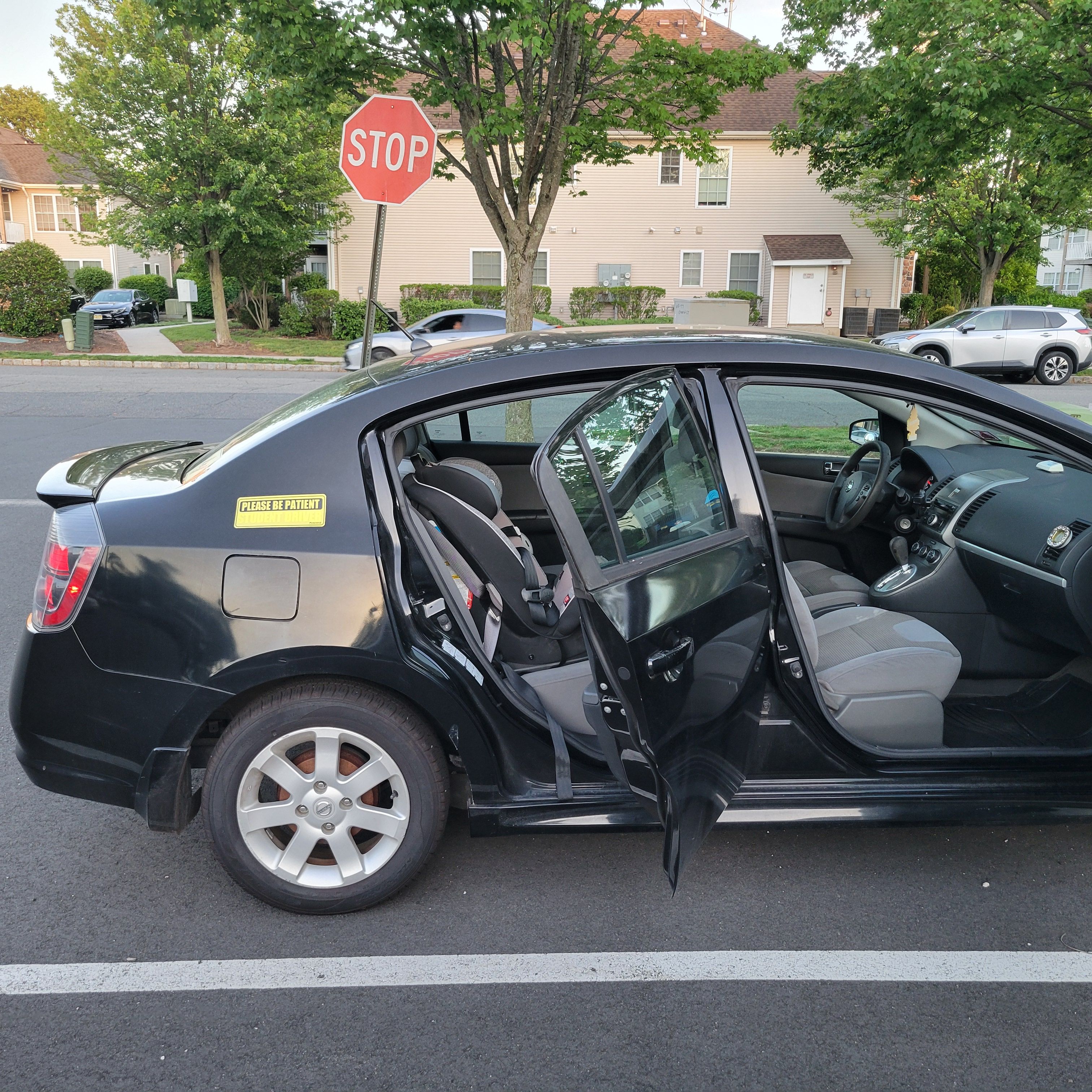 Used 2010 Nissan Sentra 2.0 SR FWD image 10