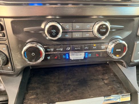 Used 2024 Ford F350 Lariat w/ Lariat Ultimate Package image 21