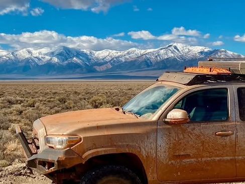 Used 2017 Toyota Tacoma SR5 w/ Tow Package image 4