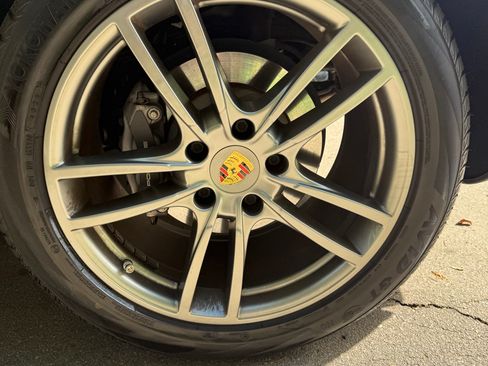 Used 2021 Porsche Cayenne Sport Utility 4D image 12