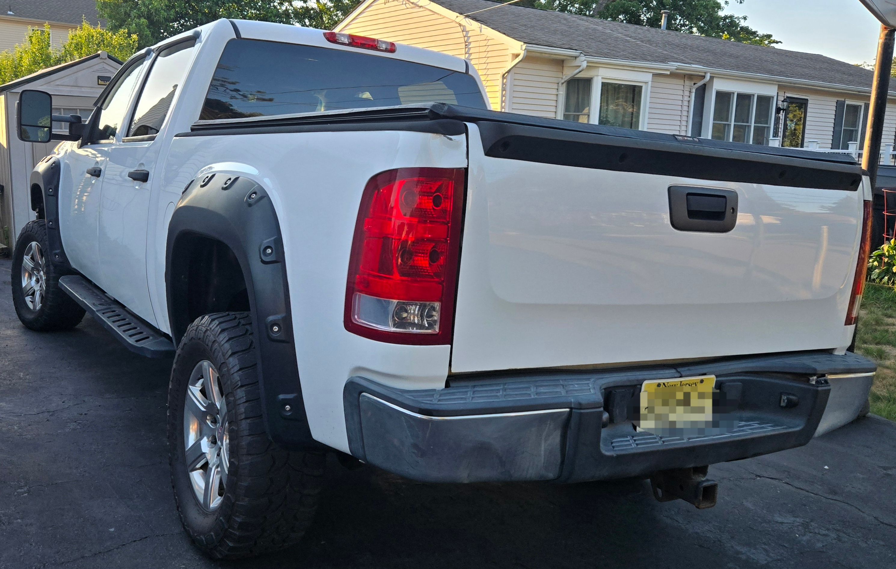 Used 2010 GMC Sierra 1500 SLE w/ Power Pack Plus AWD/4WD image 2