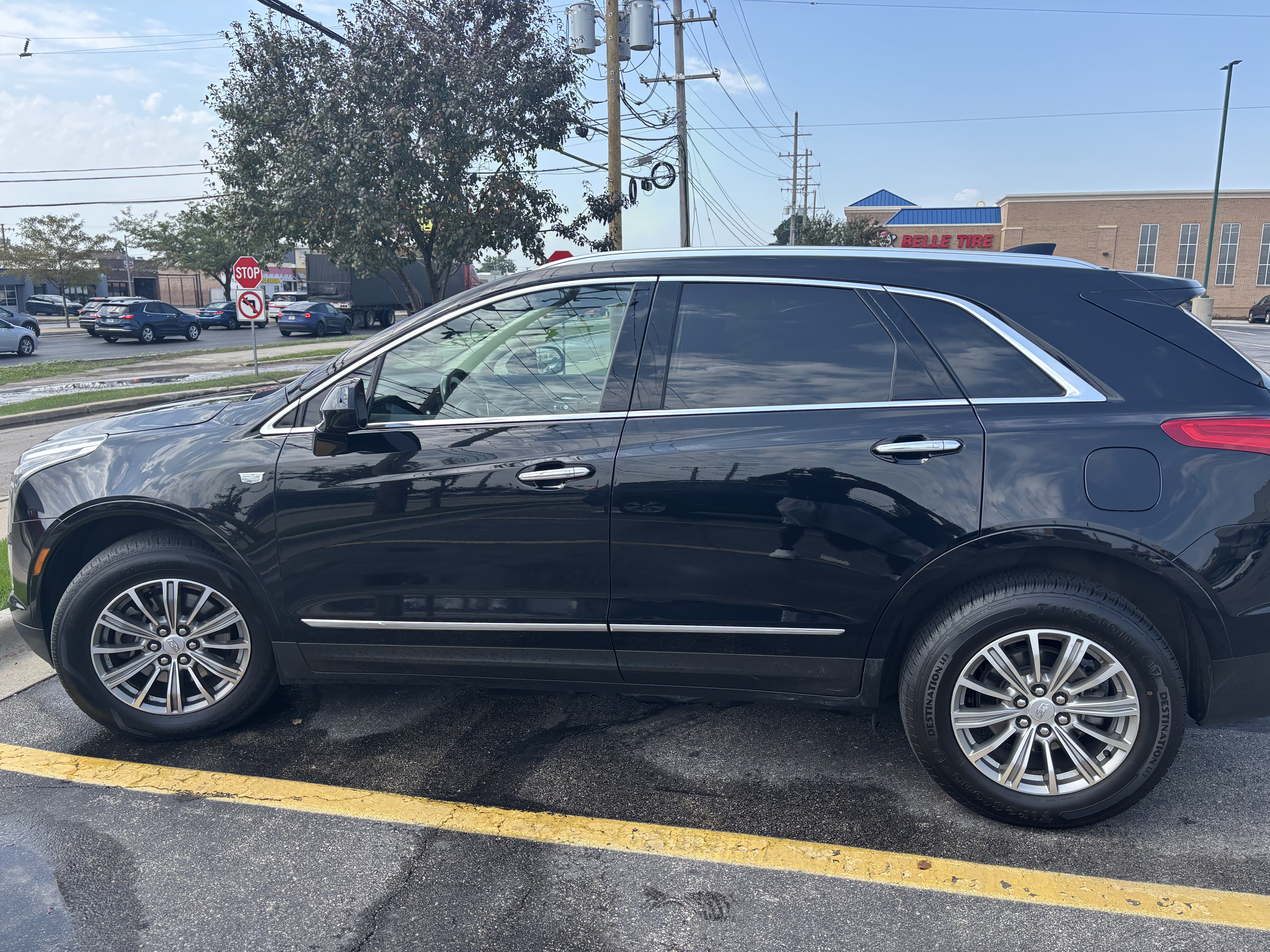 Used 2019 Cadillac XT5 Luxury AWD/4WD image 2