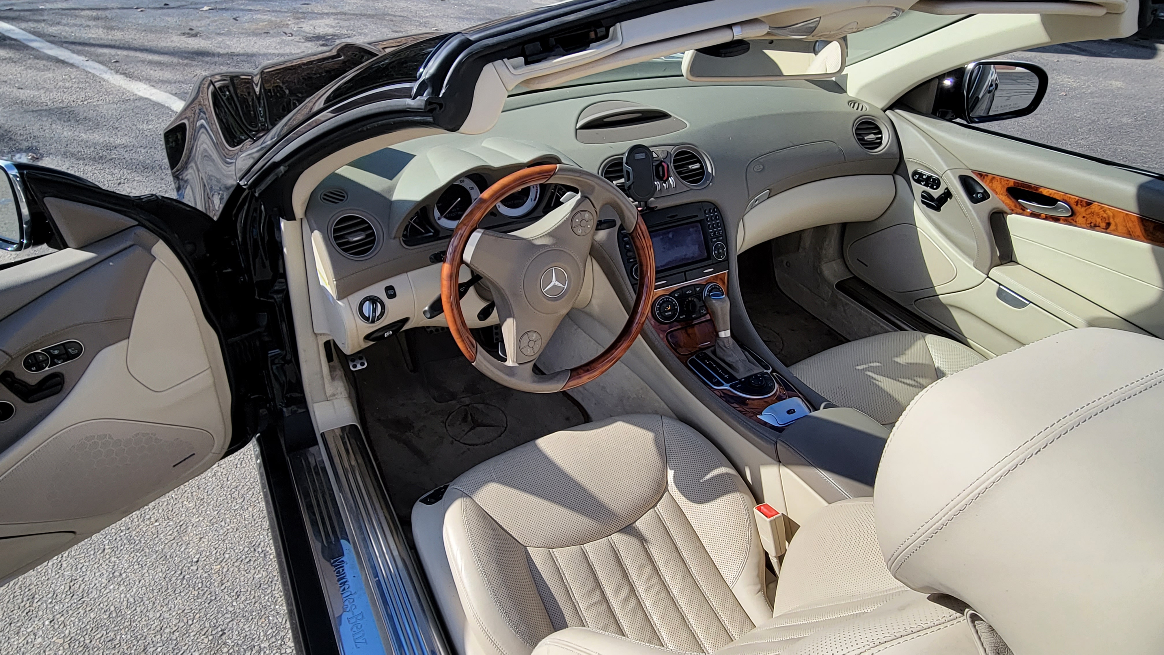 Used 2009 Mercedes-Benz SL 550 image 5