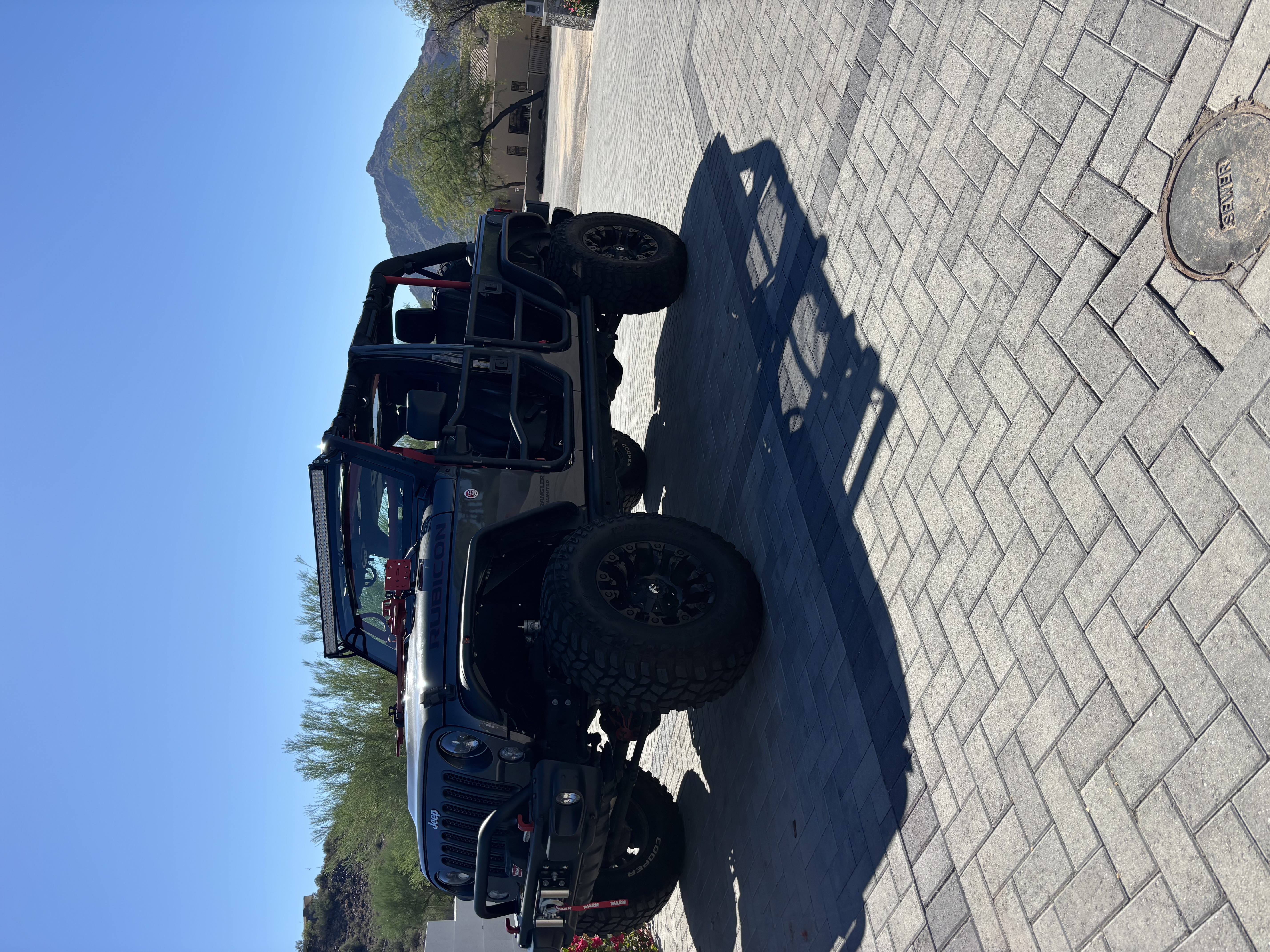 Used 2016 Jeep Wrangler Unlimited Rubicon AWD/4WD image 2
