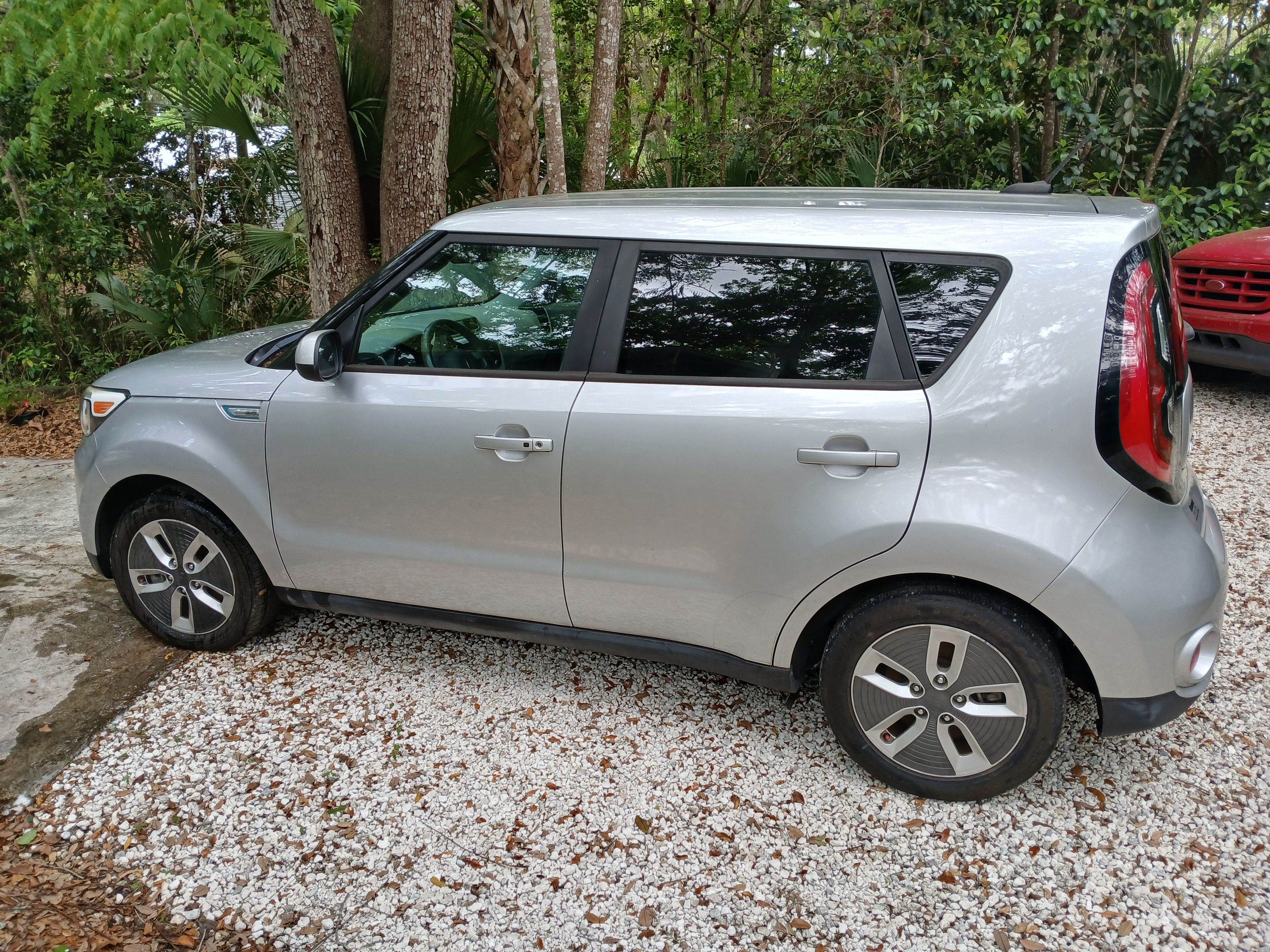Used 2017 Kia Soul EV-e FWD image 12