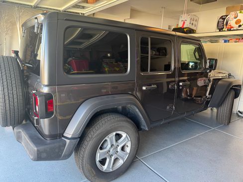 Used 2019 Jeep Wrangler Unlimited Sport S image 12