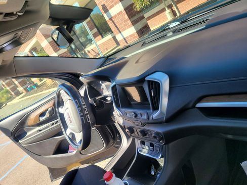 Used 2019 GMC Terrain SLE w/ Driver Convenience Package image 23