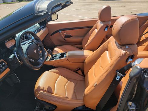 Used 2015 Maserati GranTurismo Convertible image 16