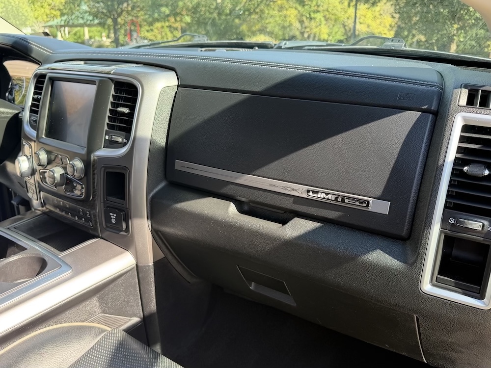 Used 2015 RAM 1500 Limited AWD/4WD image 9