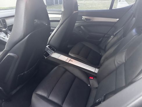 Used 2011 Porsche Panamera S image 15