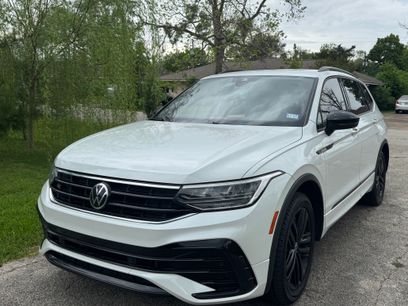 Used 2022 Volkswagen Tiguan SE R-Line