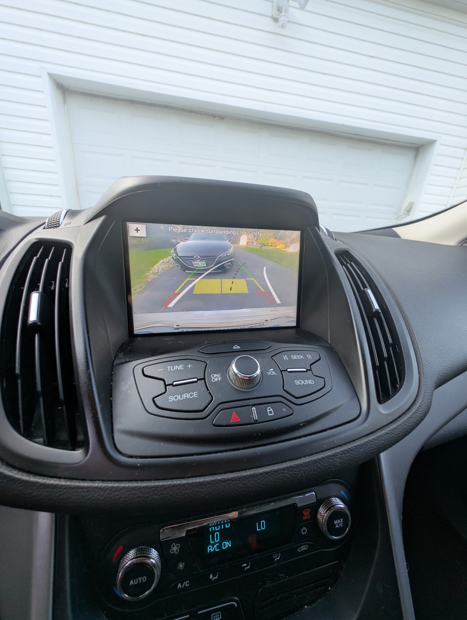 Used 2016 Ford Escape SE w/ Equipment Group 201A FWD image 1