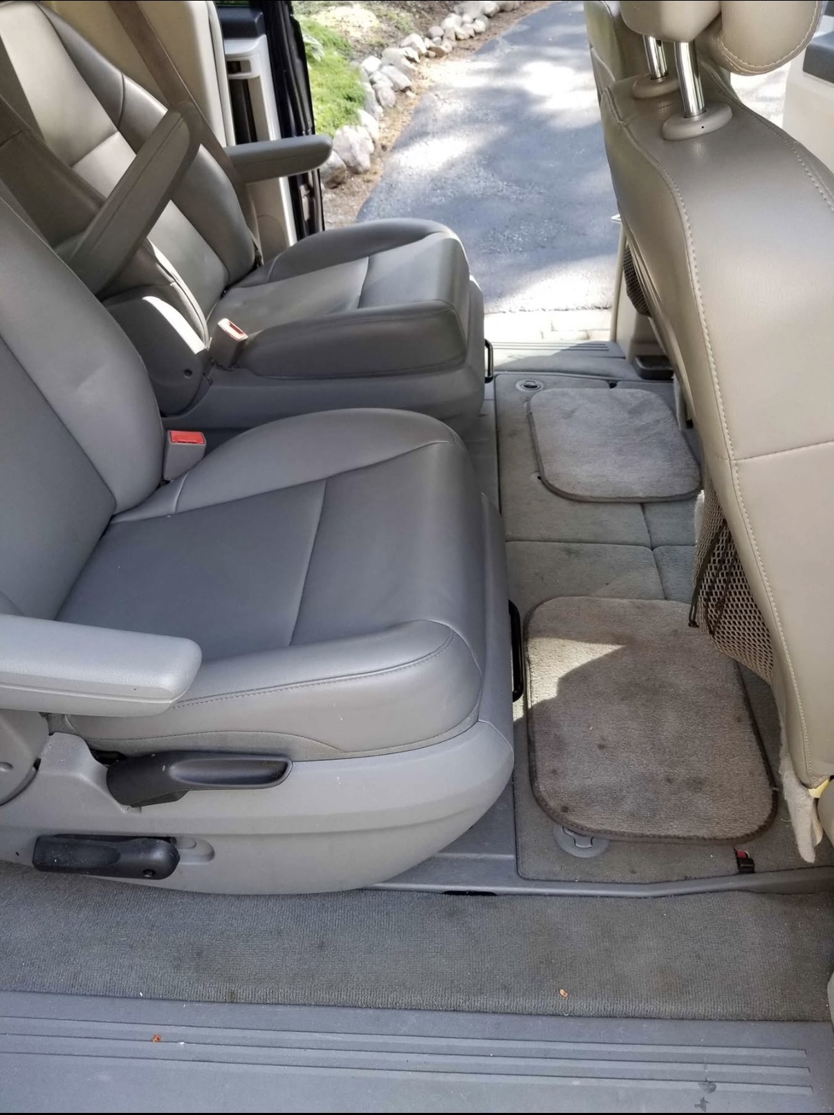 Used 2014 Volkswagen Routan SE FWD image 11