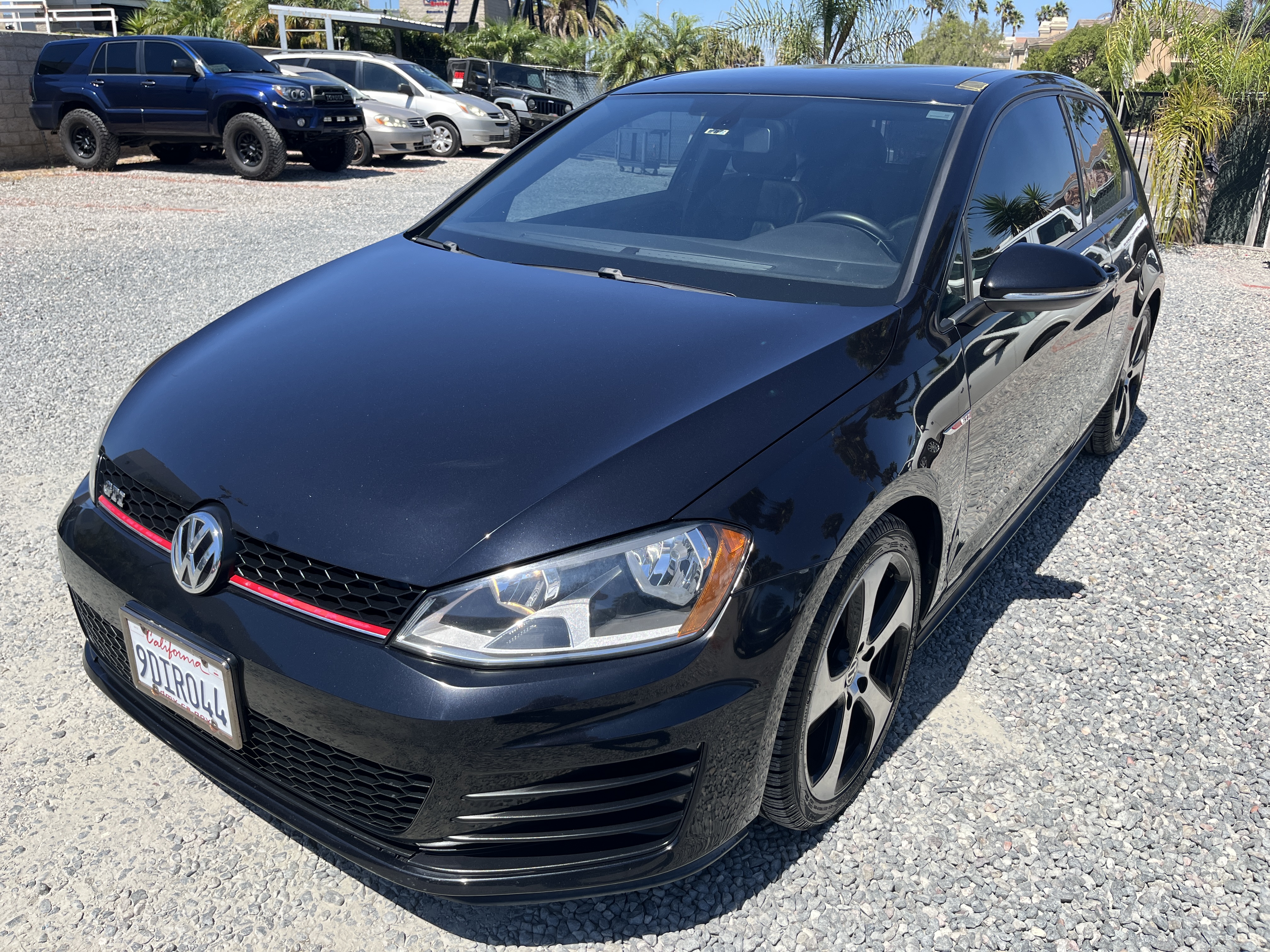 Used 2015 Volkswagen GTI SE FWD image 2