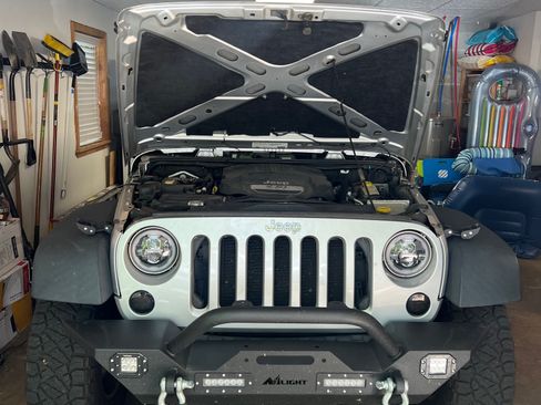 Used 2012 Jeep Wrangler Sport AWD/4WD image 2