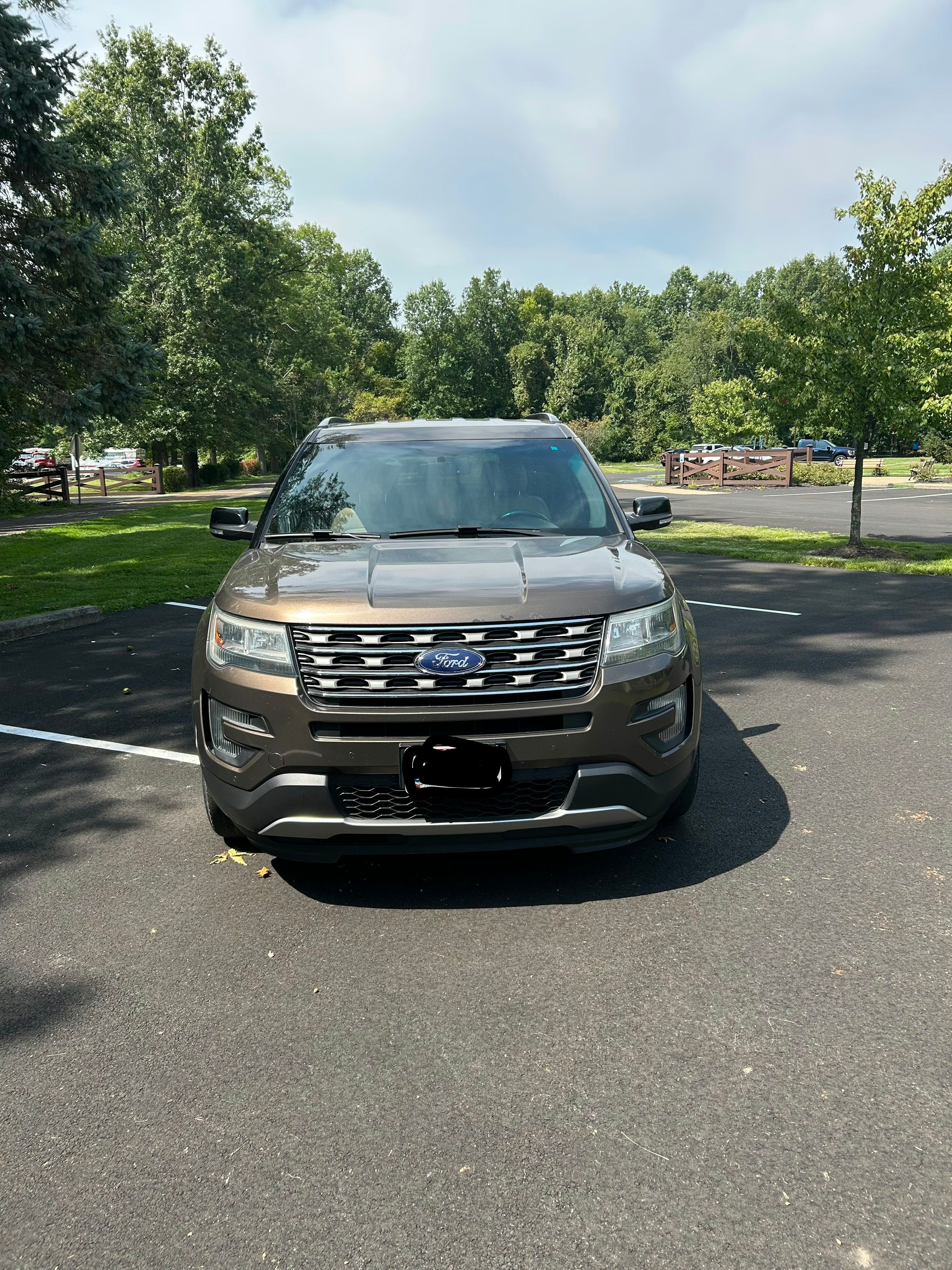 Used 2016 Ford Explorer XLT w/ Equipment Group 202A AWD/4WD image 9