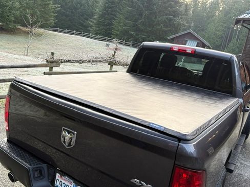 Used 2017 RAM 1500 Express image 9