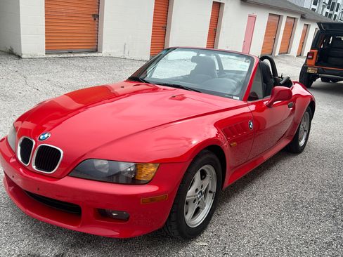 Used 1999 BMW Z3 2.5i RWD image 2