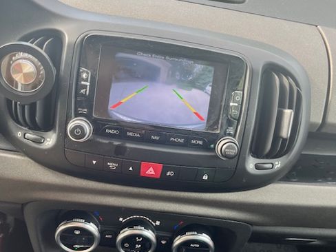 Used 2014 FIAT 500L Trekking w/ Popular Equipment Group FWD image 10