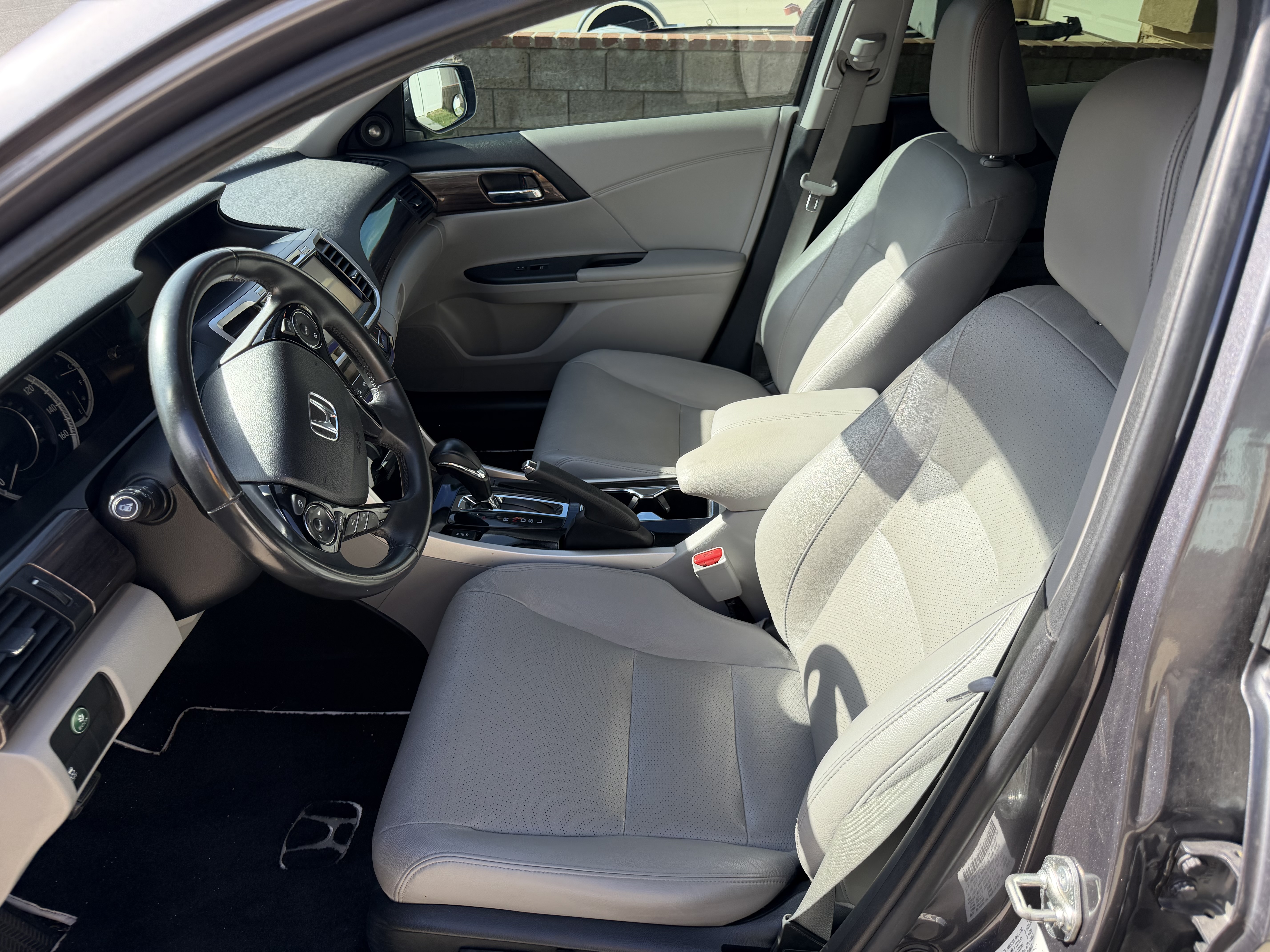 Used 2017 Honda Accord EX-L image 15