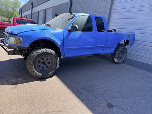 Used 1999 Ford F150 4x4 SuperCab image 2