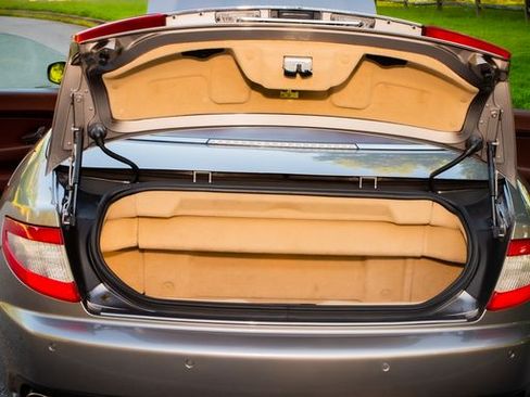 Used 2011 Maserati GranTurismo Convertible RWD image 12