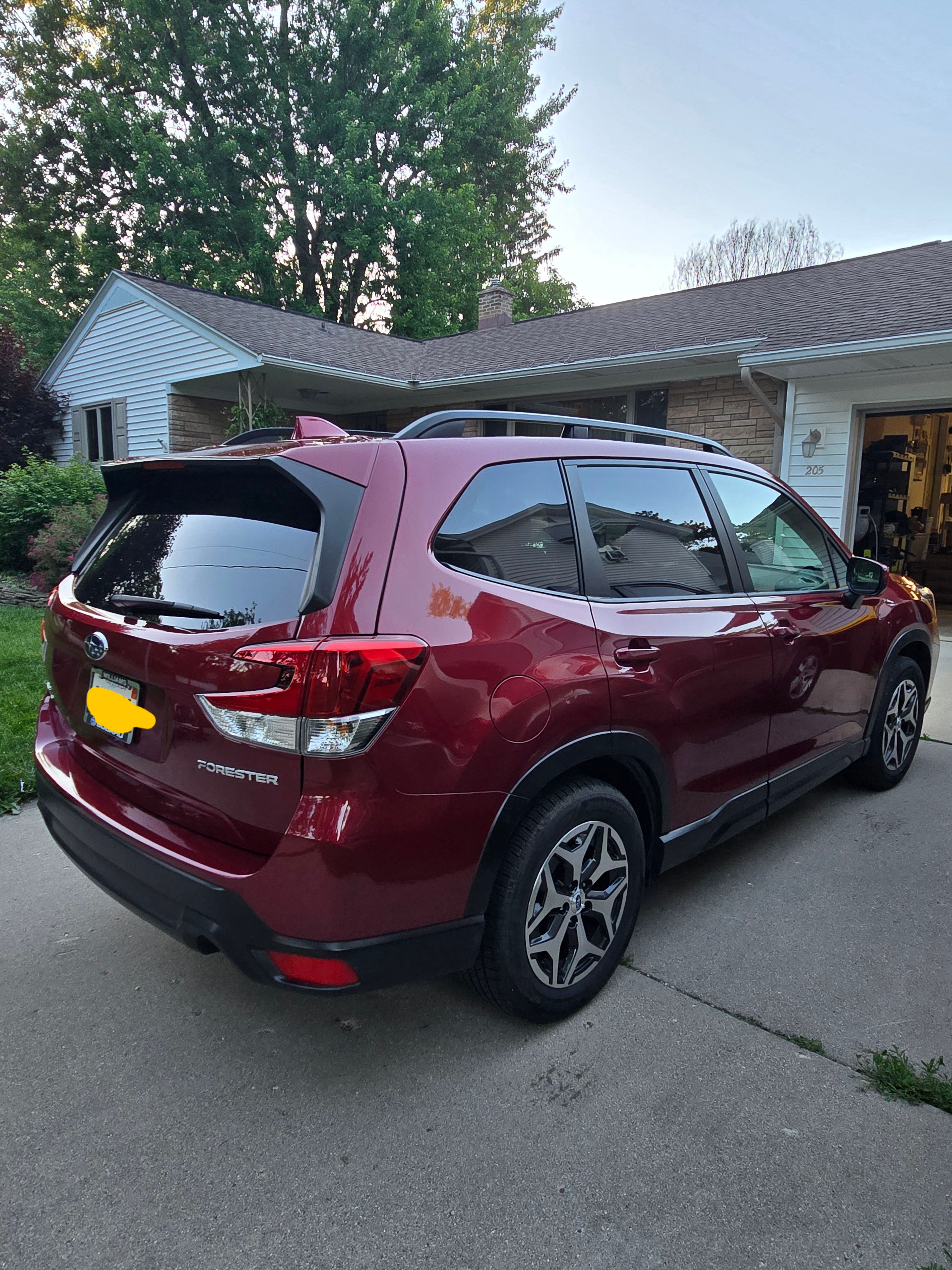 Used 2019 Subaru Forester Premium w/ All-Weather Package AWD/4WD image 5