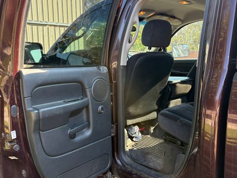 Used 2005 Dodge Ram 2500 Truck SLT w/ Quad Cab Big Horn Value Group image 10
