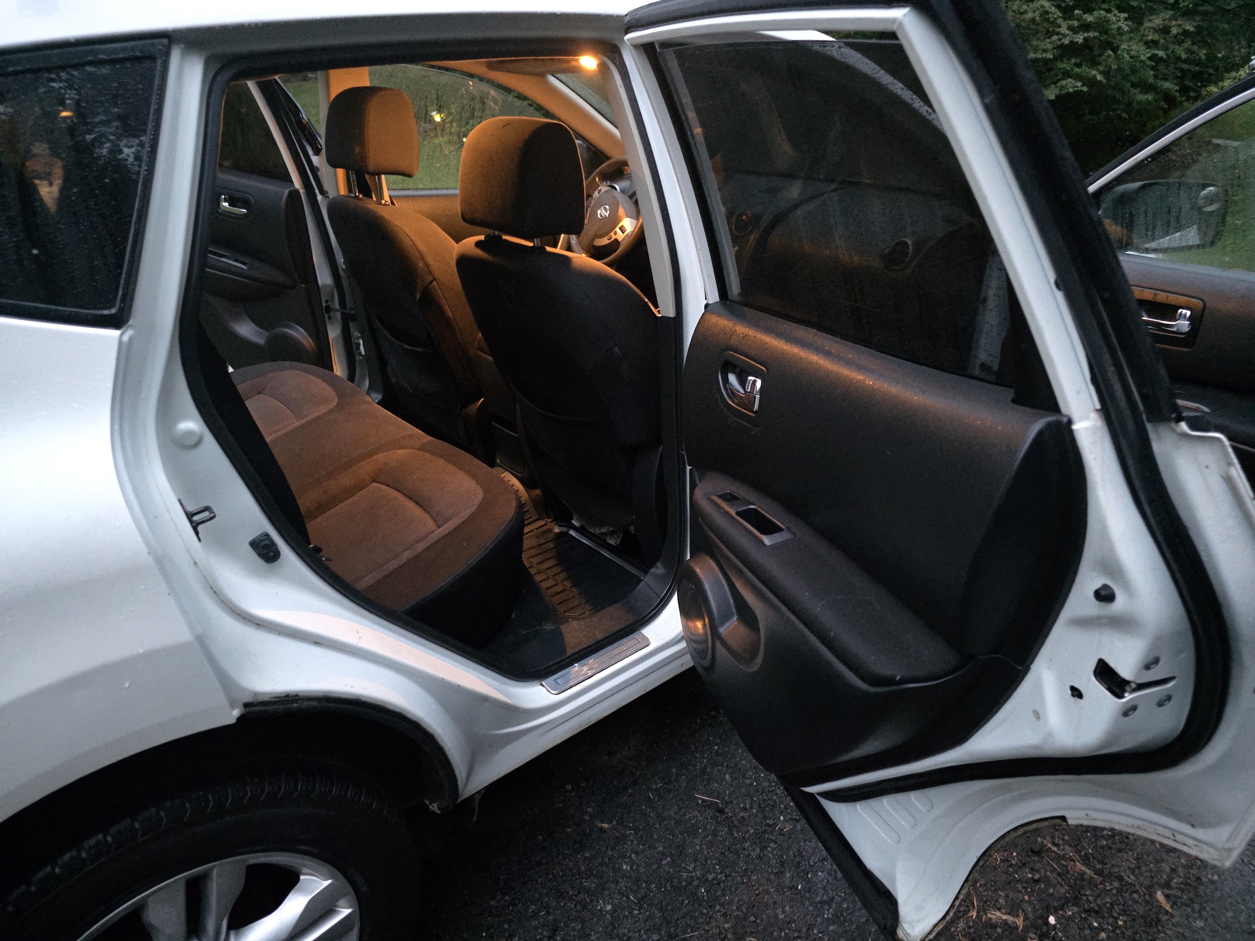 Used 2012 Nissan Rogue SV w/ Premium Pkg AWD/4WD image 25
