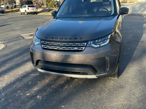 Used 2017 Land Rover Discovery HSE Luxury image 2
