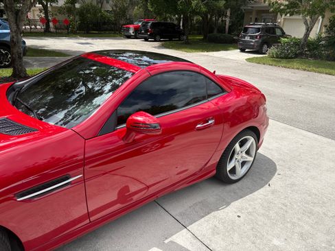 Used 2015 Mercedes-Benz SLK 250 w/ Premium Package image 13