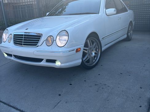 Used 2000 Mercedes-Benz E 55 AMG Sedan image 4