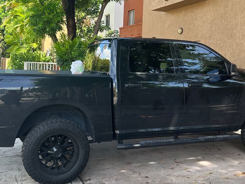 Used 2017 RAM 1500 Express w/ Express Value Package image 2